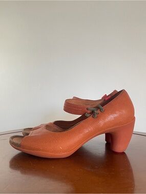 Camper Women's Orange Tan Leather Mary Jane Peep-Toe Heels
